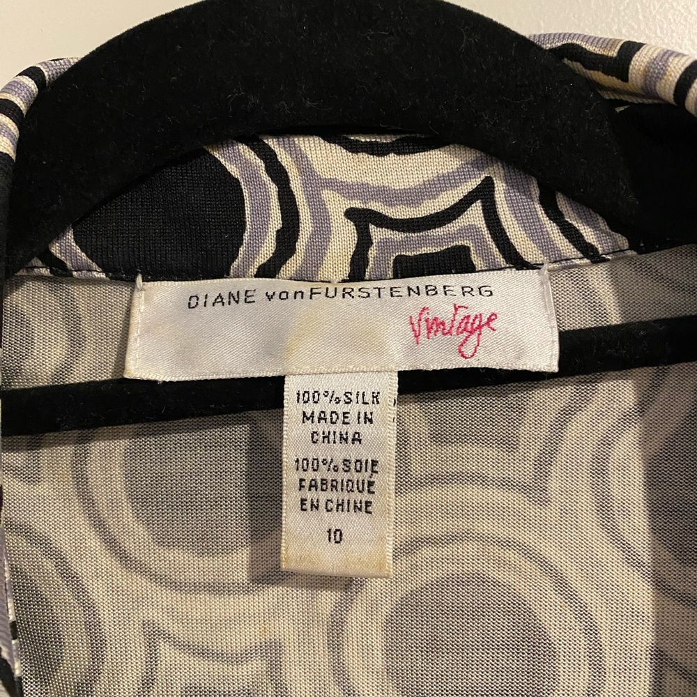 Vintage Wrap Dress - Picture 5 of 5